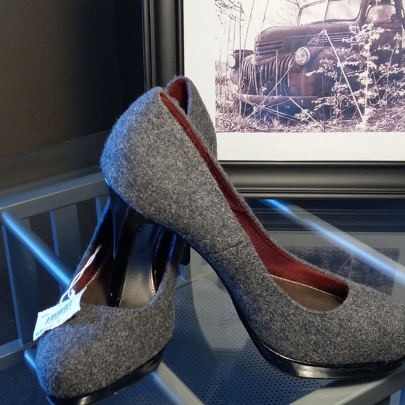 Christian Siriano 👠 - Picture 2 of 8